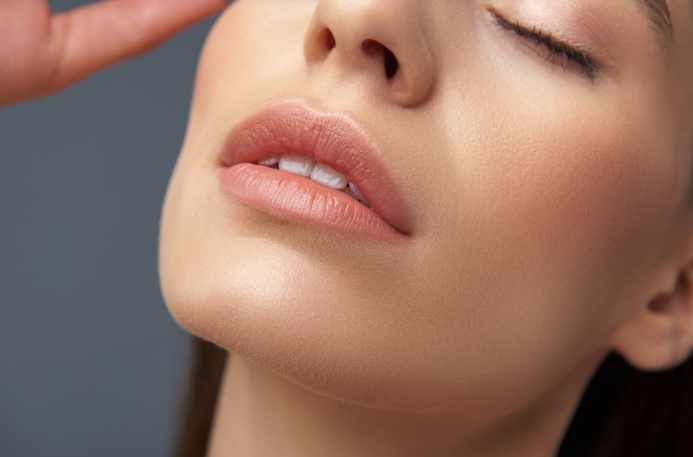 Promociones de abril en Clínica Cibeles: tratamientos estéticos para cuerpo y rostro.
